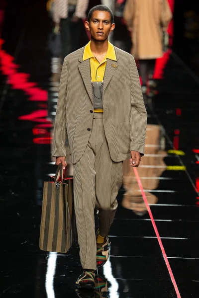 Look 38